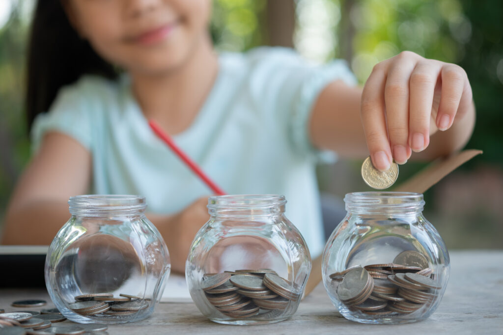 Robust Allowance Policy for Indian Kids,
Age-Appropriate Allowance Amounts in India,
Comparison of Allowance Approaches in Indian Context,
Pros and Cons of Different Allowance Strategies,
Common Challenges in Indian Households and Benefits of Early Financial Education,
